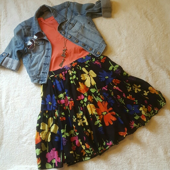 Old Navy Dresses & Skirts - Old Navy Black & Floral Skirt